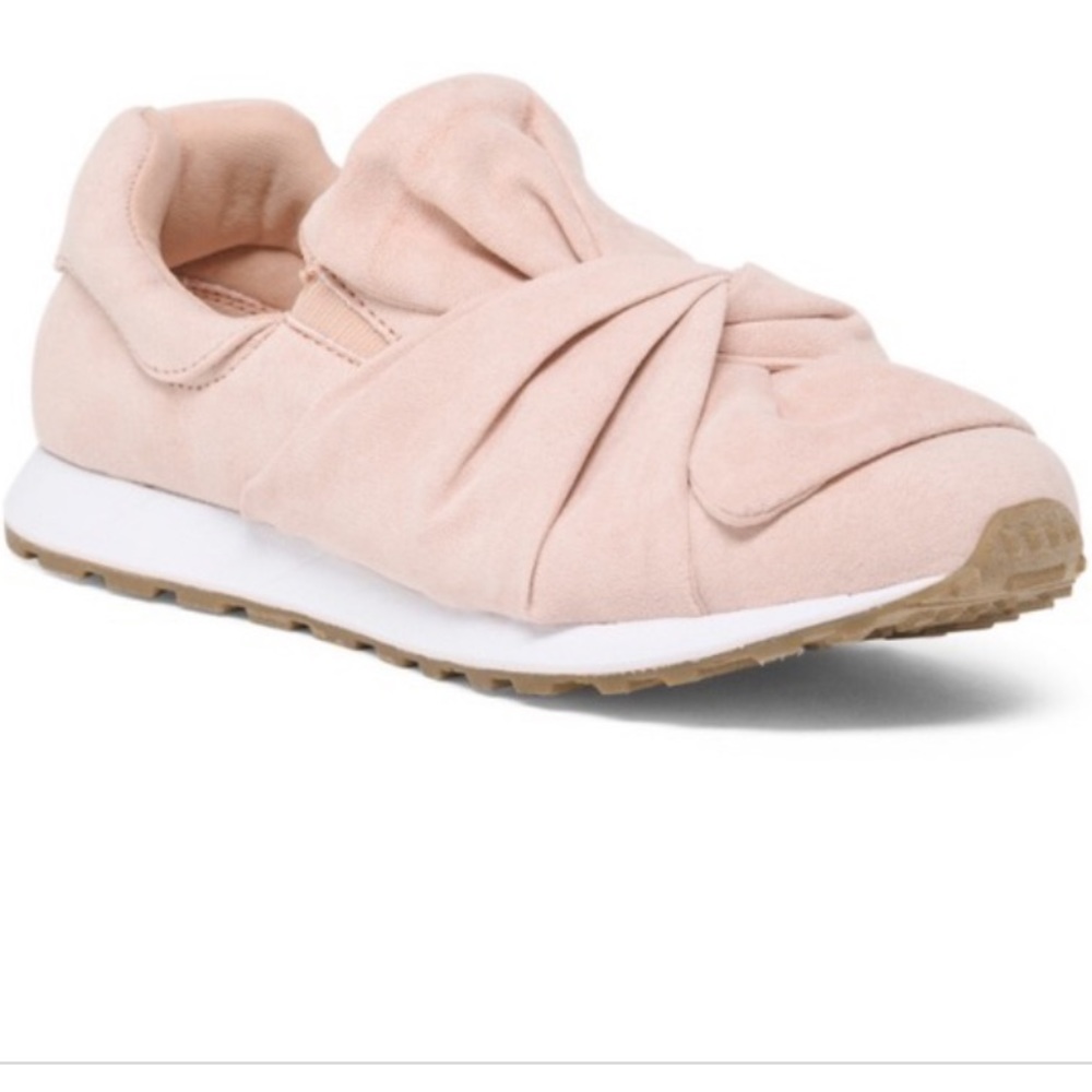 MIA Steff Suède-like walking shoes w/athletic heel